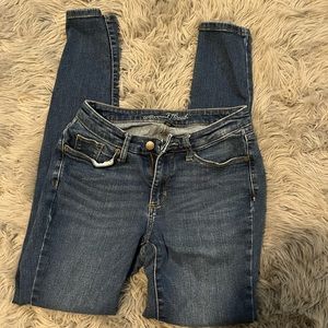 Universal Thread curvy skinny | Size 4